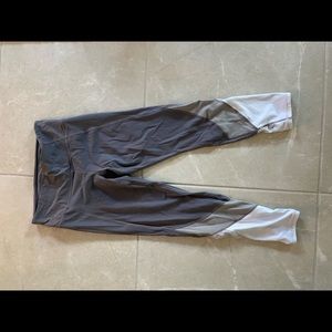 Athleta Legging / Size Medium / Gray